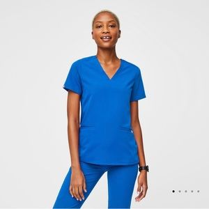 FIGS SCRUB TOP